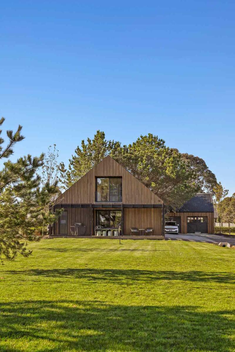 The Loft at Dallah Chapel - Architectural accommodation space near Ballarat